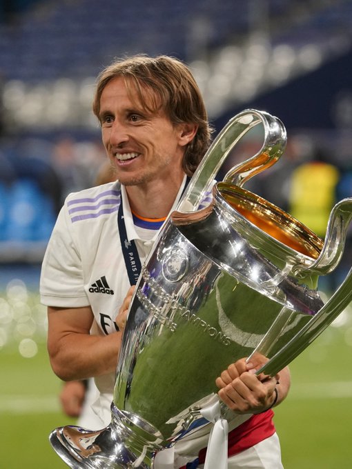 2-2！B费复出助攻 谢什科破3个月球荒+双响难救主 曼联爆冷3连平